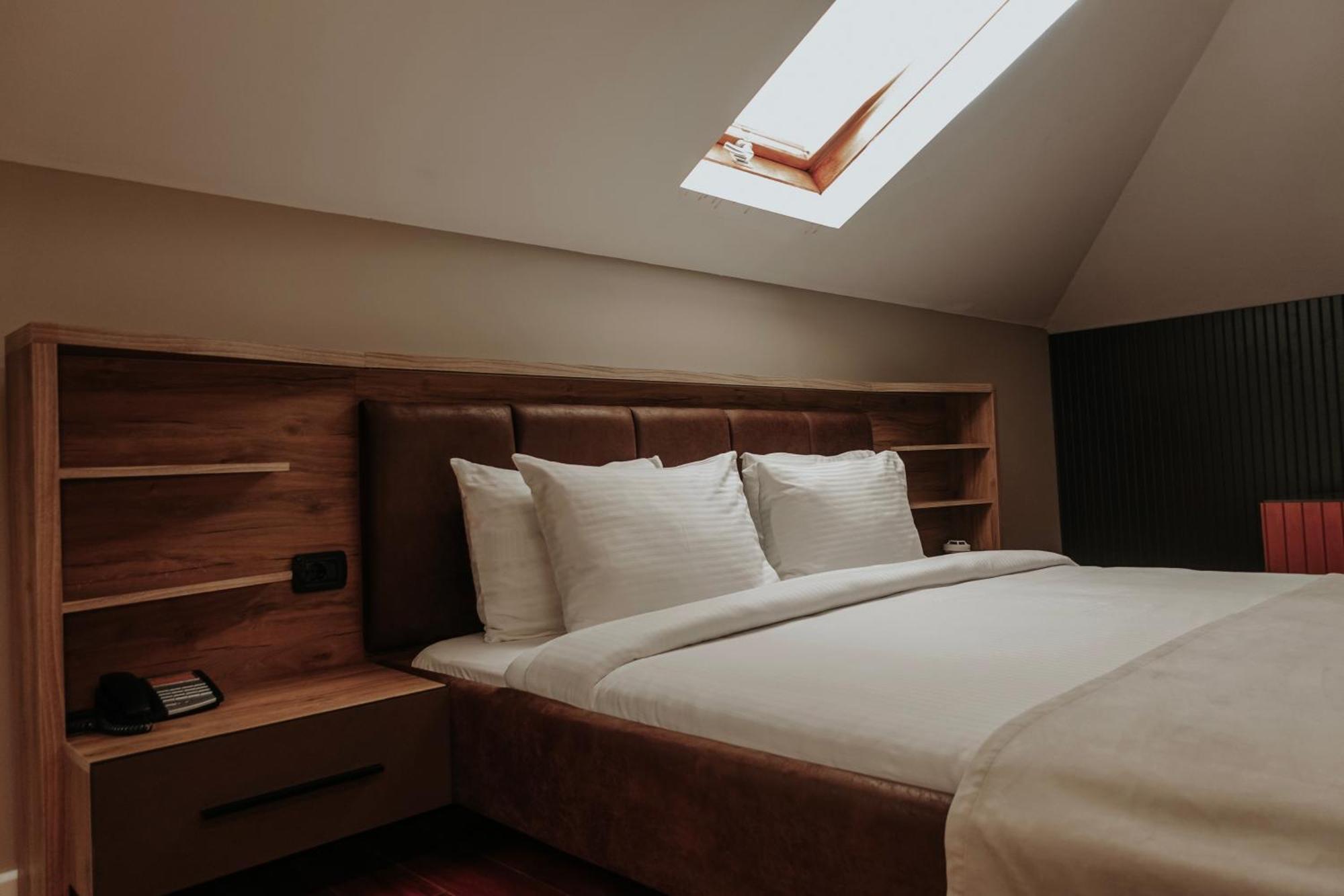 Residenza Monun Boutique Hotel Тирана Экстерьер фото
