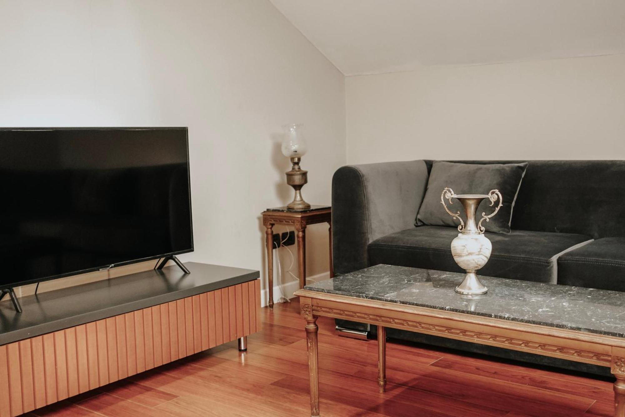 Residenza Monun Boutique Hotel Тирана Экстерьер фото