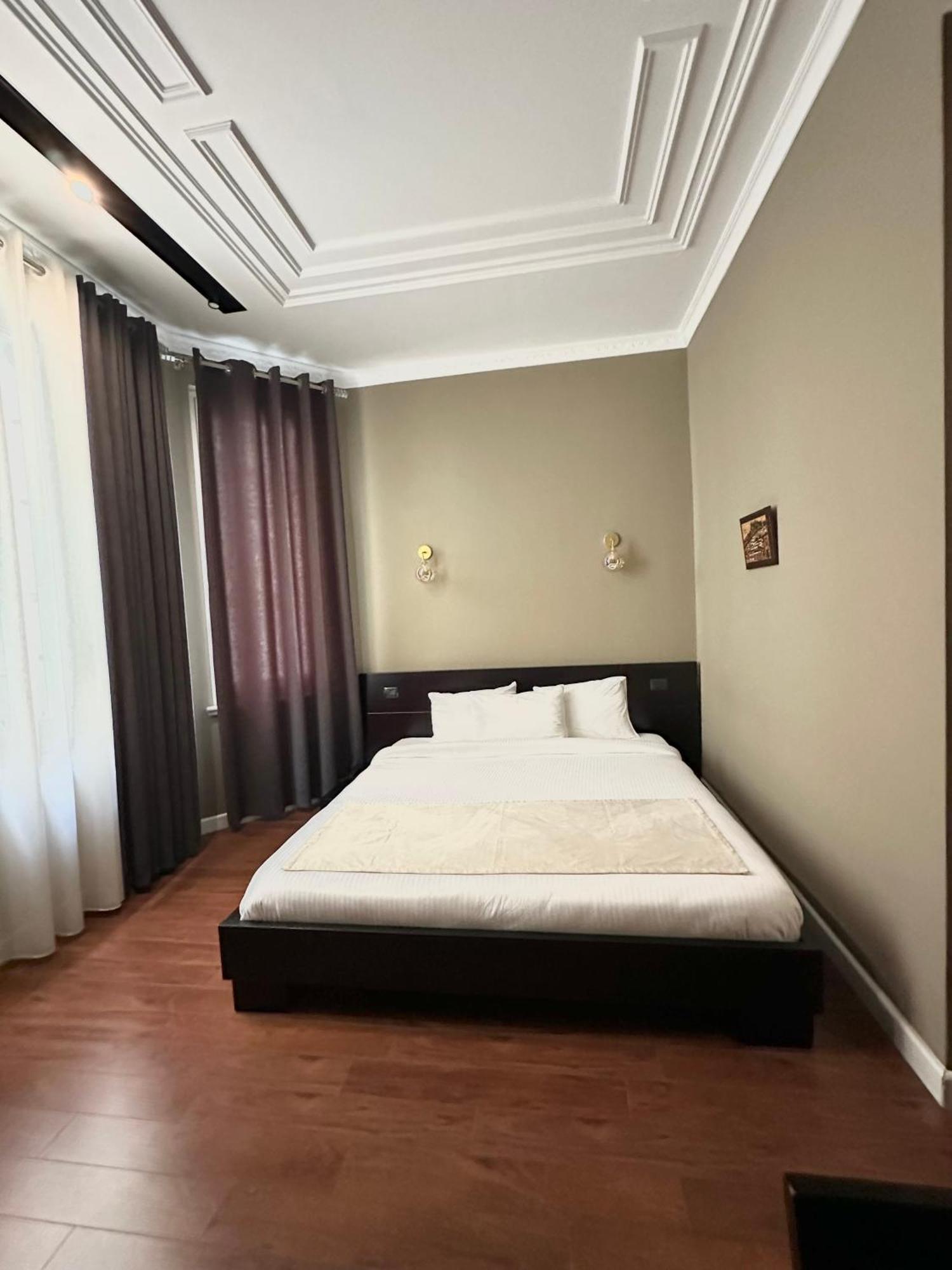 Residenza Monun Boutique Hotel Тирана Экстерьер фото